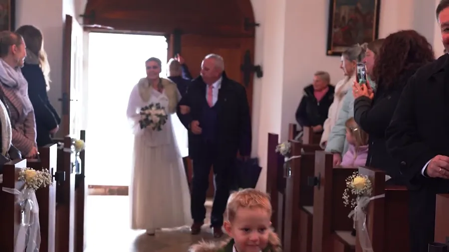 Einzug der Braut in die Kirche, Hochzeitsvideo